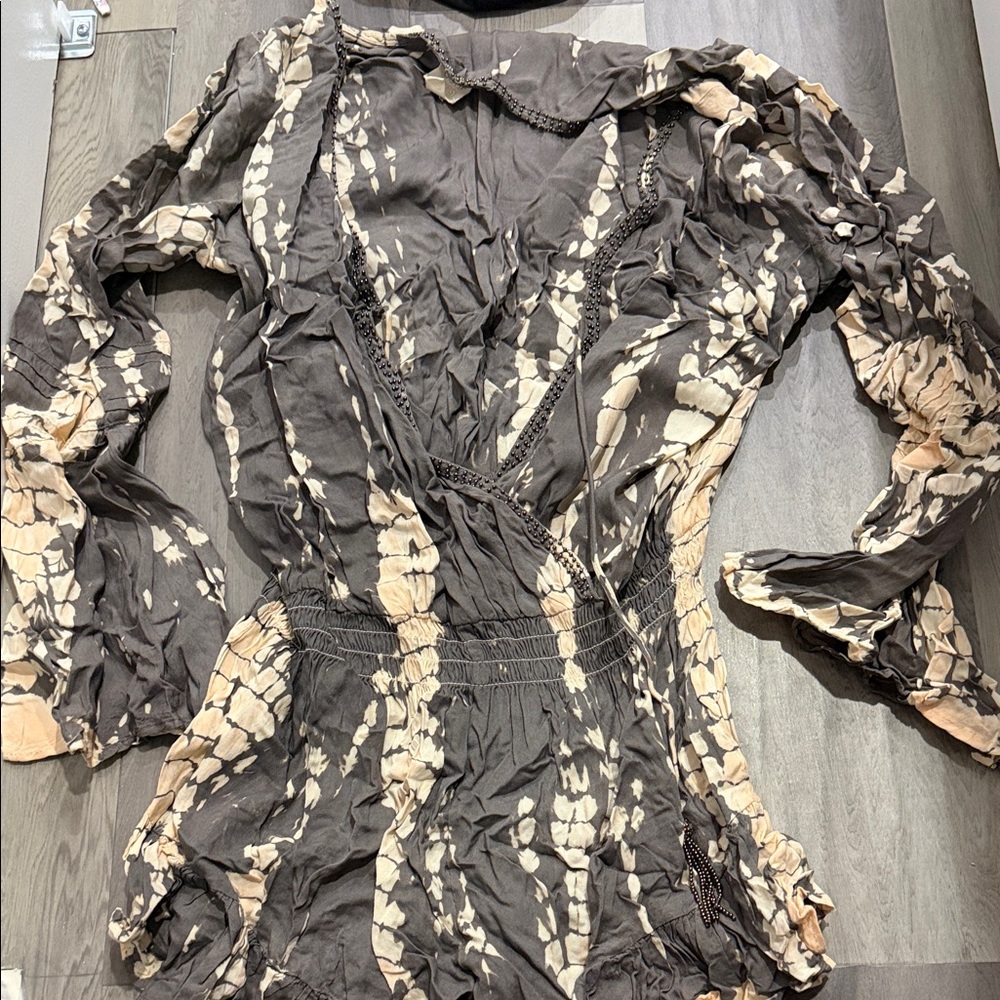 Surf Gypsy Women's Black and Cream Tie-Dye Blouse